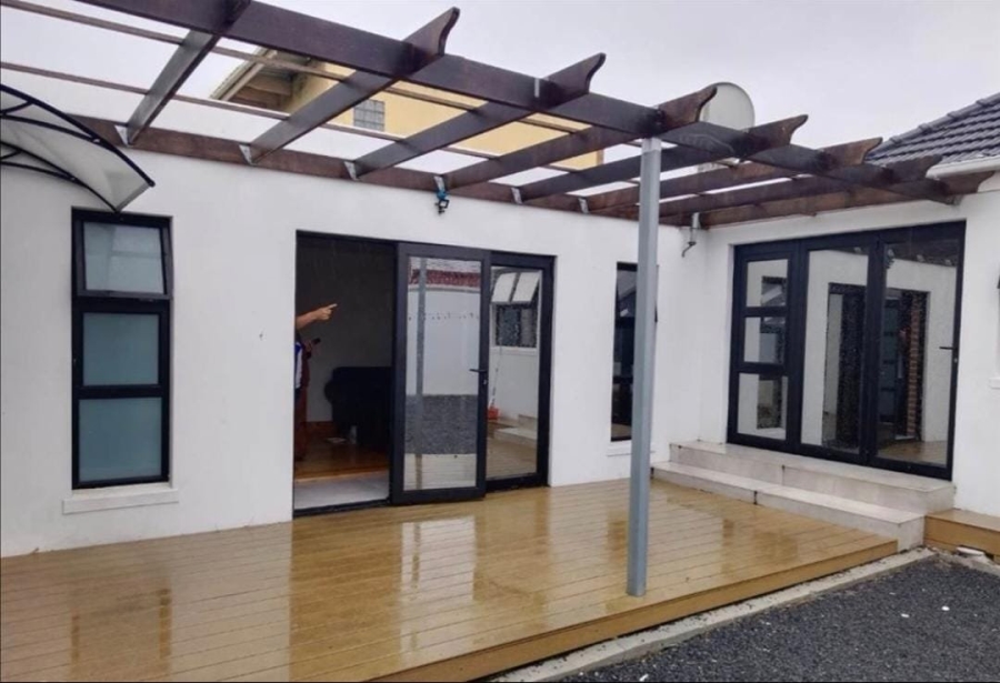 3 Bedroom Property for Sale in Lansdowne Western Cape
